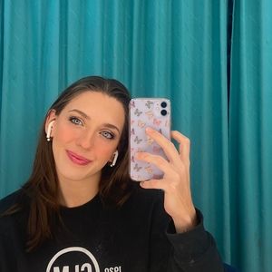 Meet your Posher, Alexandra